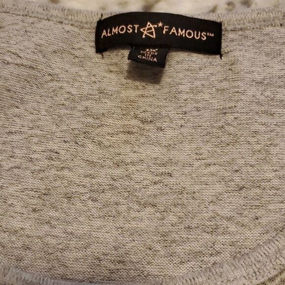 Almost & Famous Gray long sleeve top - Picture 4 of 10